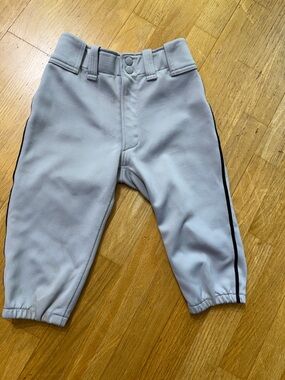 Mizuno Light Gray Pipes Youth Baseball Short Pants Knicker Style